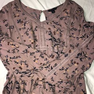 American Eagle floral long sleeve shirt
